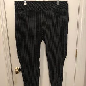 Maurice’s black and white dress legging/pant